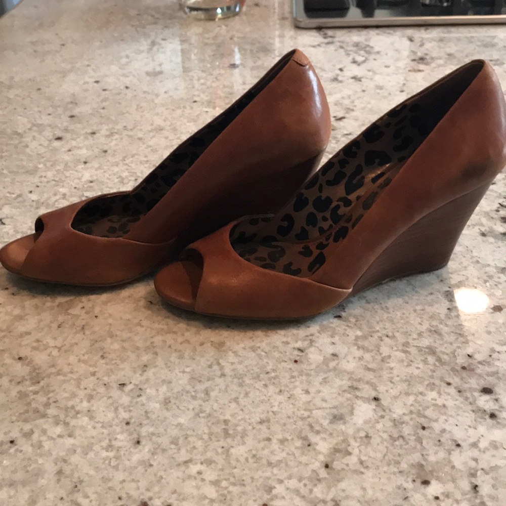 Peep toe wedges